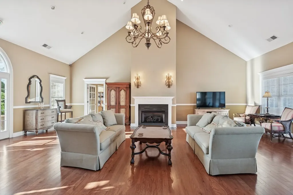 825 Browns Lane Gallatin TN 37066