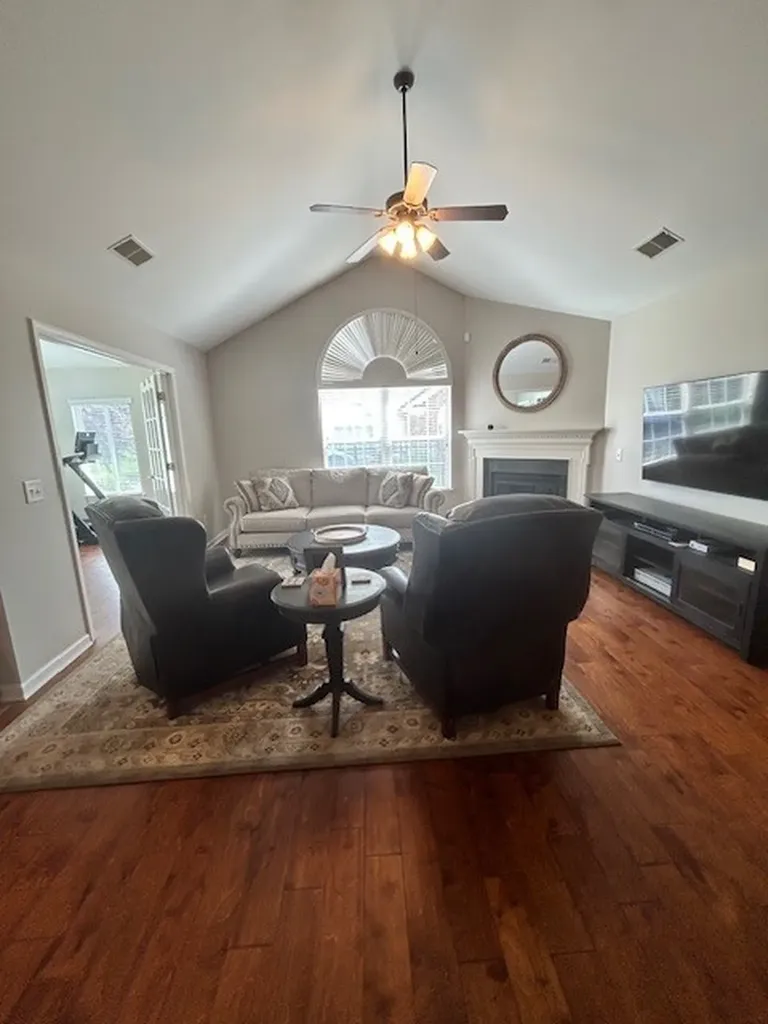 825 Browns Lane Gallatin TN 37066