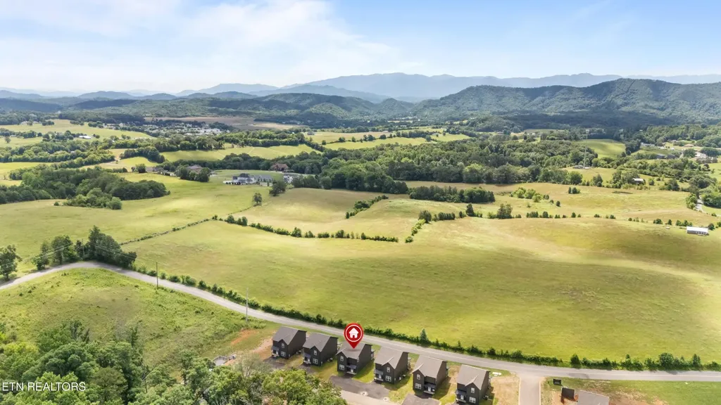 958 Lacy Court Sevierville TN 37862