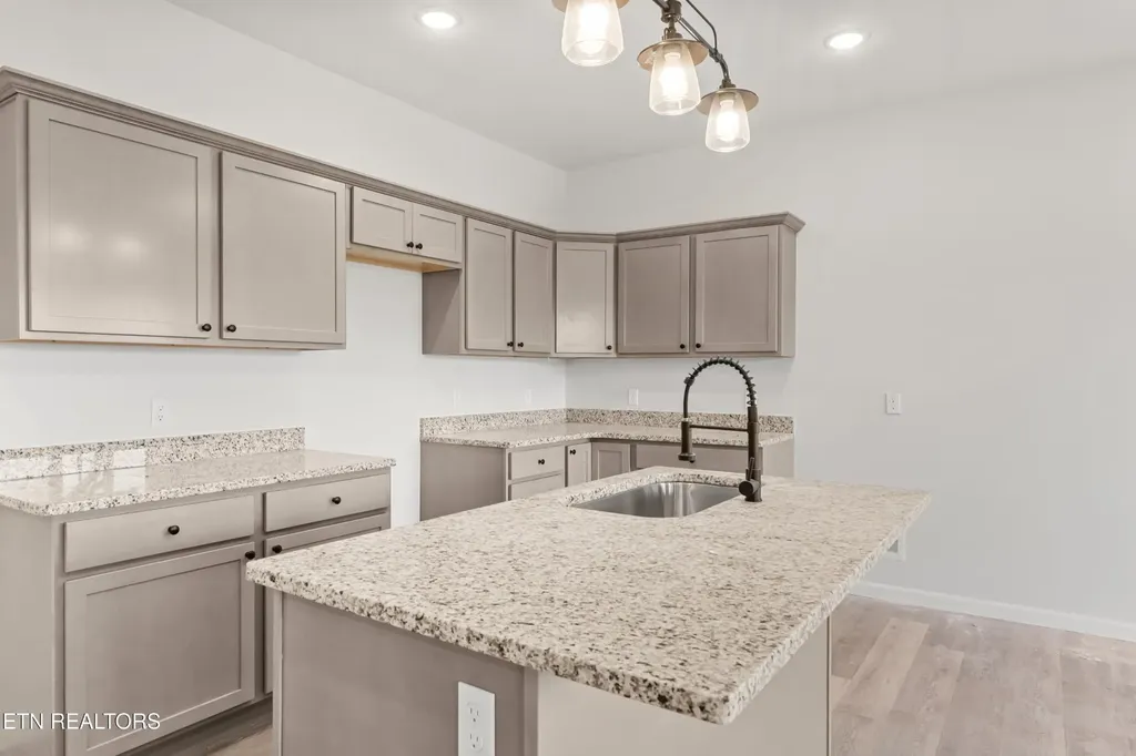958 Lacy Court Sevierville TN 37862