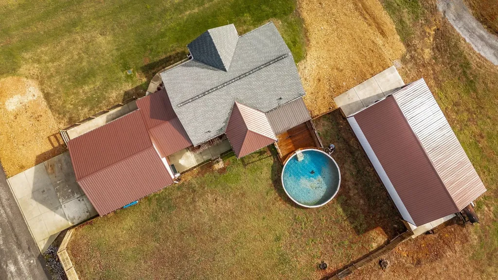 15 Raccoon Road Westmoreland TN 37186