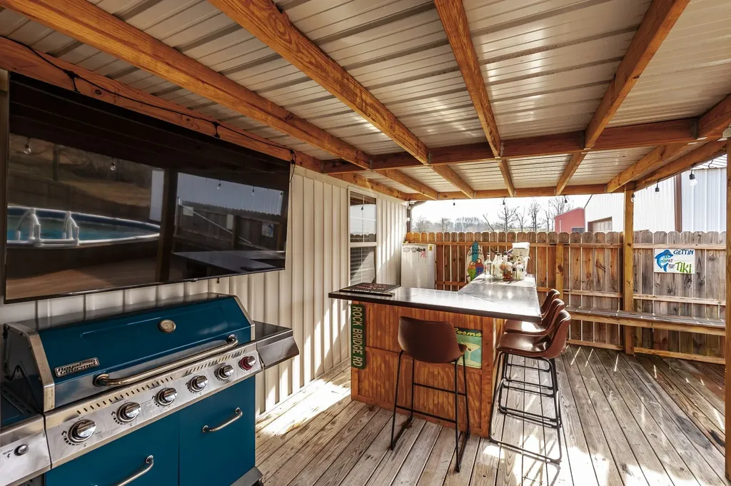 15 Raccoon Road Westmoreland TN 37186
