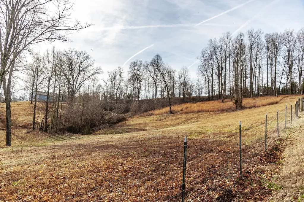 15 Raccoon Road Westmoreland TN 37186