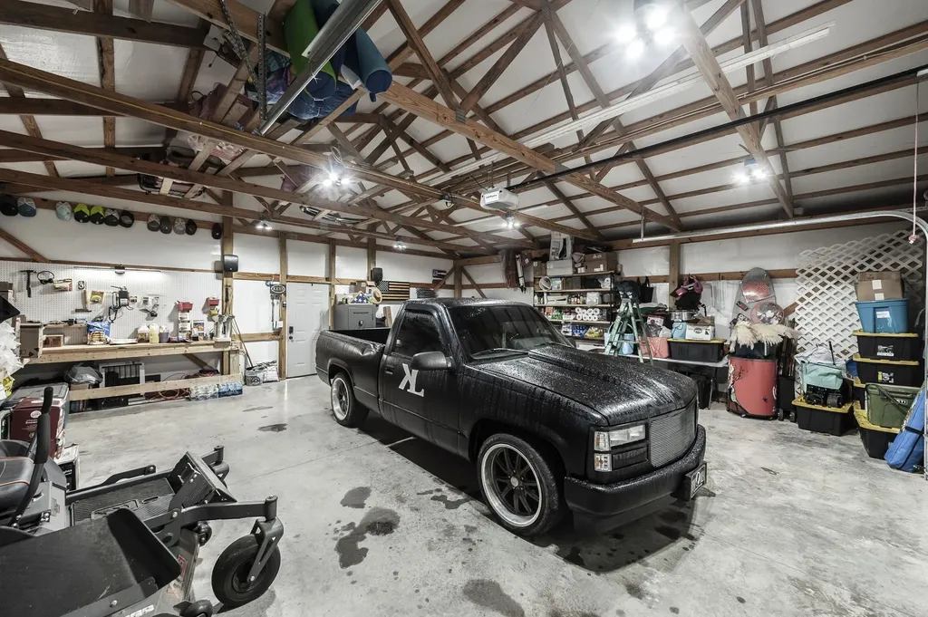 15 Raccoon Road Westmoreland TN 37186