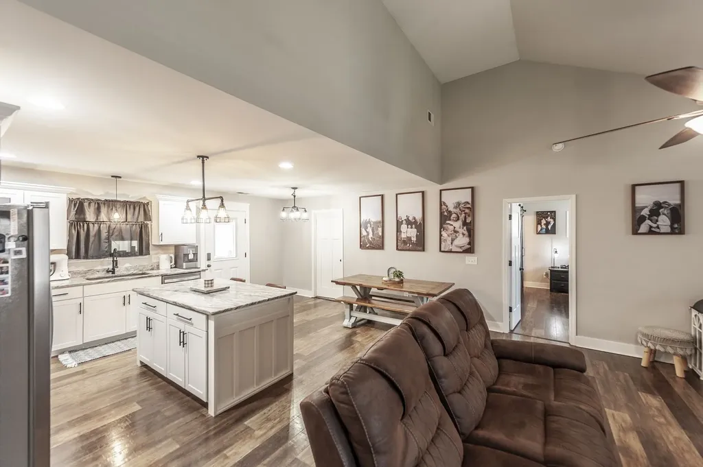 15 Raccoon Road Westmoreland TN 37186