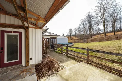 15 Raccoon Road Westmoreland TN 37186