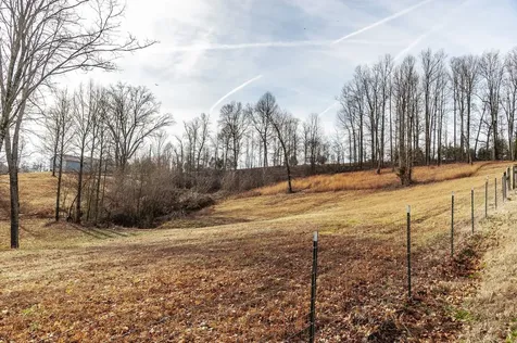 15 Raccoon Road Westmoreland TN 37186