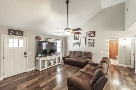 15 Raccoon Road Westmoreland TN 37186