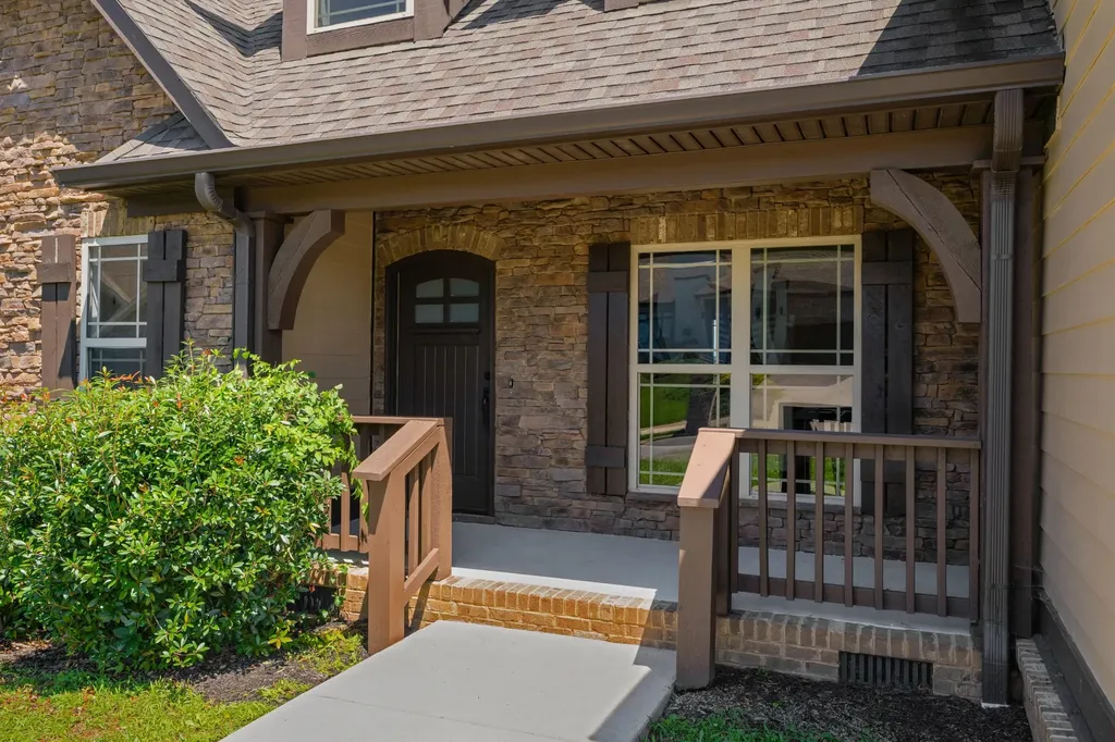 8155 Burgundy Circle Chattanooga TN 37421