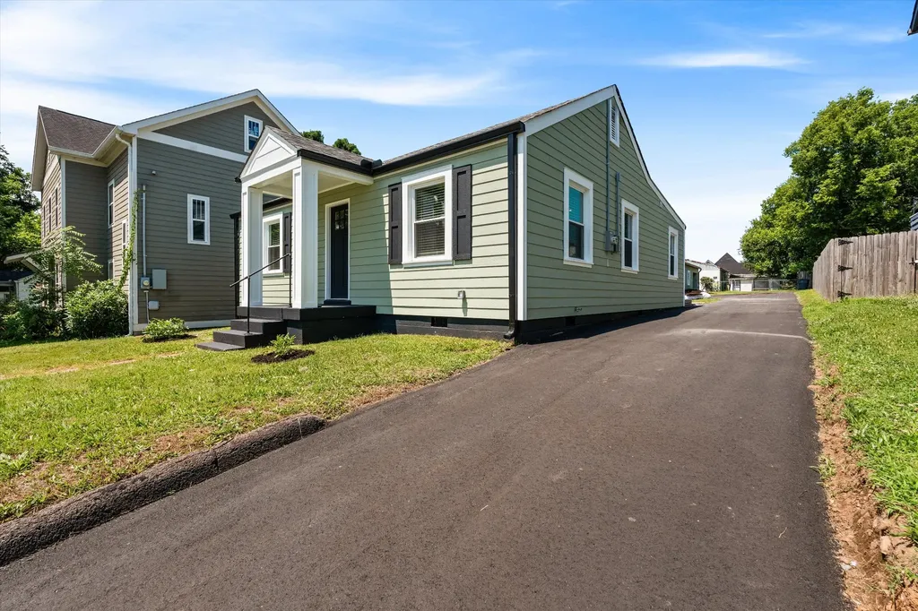 704 S 12th Street Nashville TN 37206