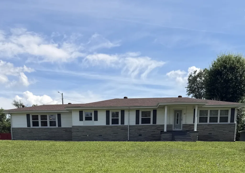 445 W Broad Street Smithville TN 37166