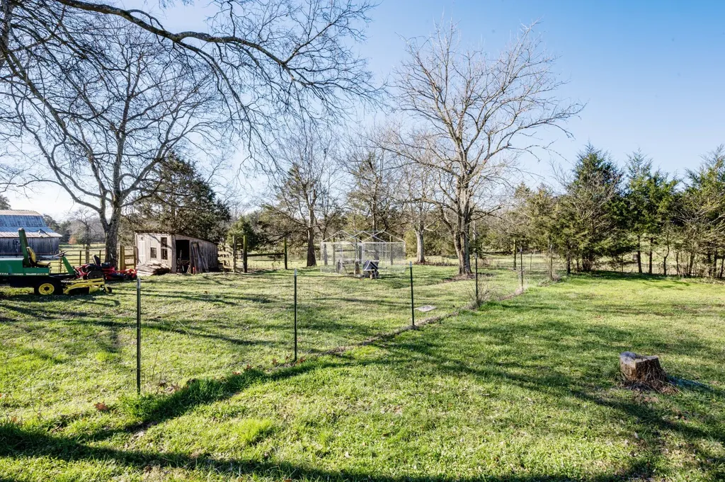 9202 Link Road Christiana TN 37037