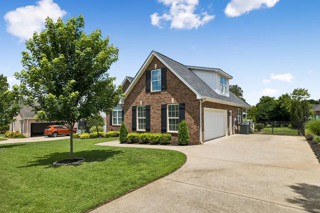 521 Dallas Court Murfreesboro TN 37130