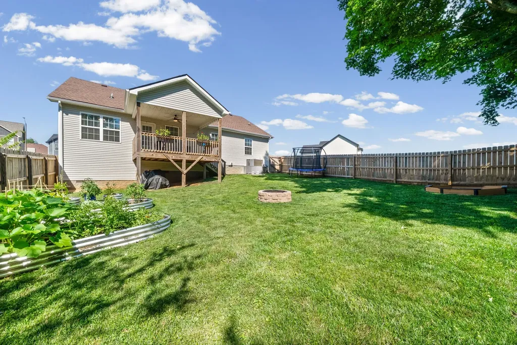 1064 Charles Thomas Drive Clarksville TN 37042