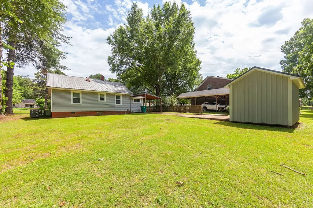 371 Bolivar Highway Jackson TN 38301