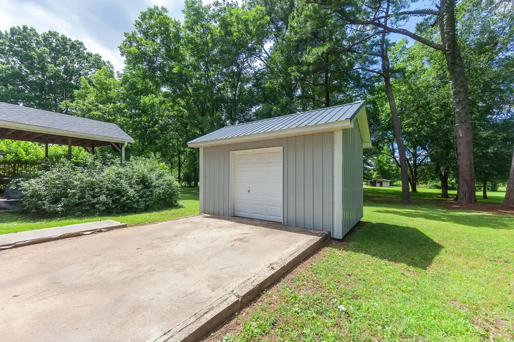 371 Bolivar Highway Jackson TN 38301