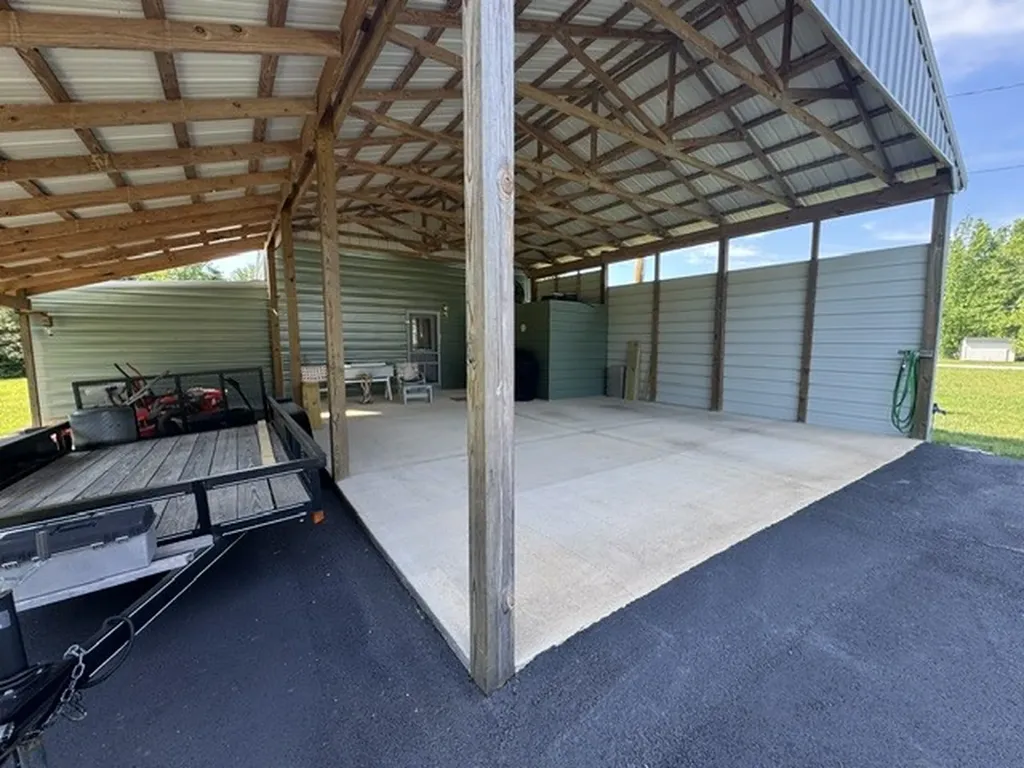 149 Horseshoe Bend Road Linden TN 37096