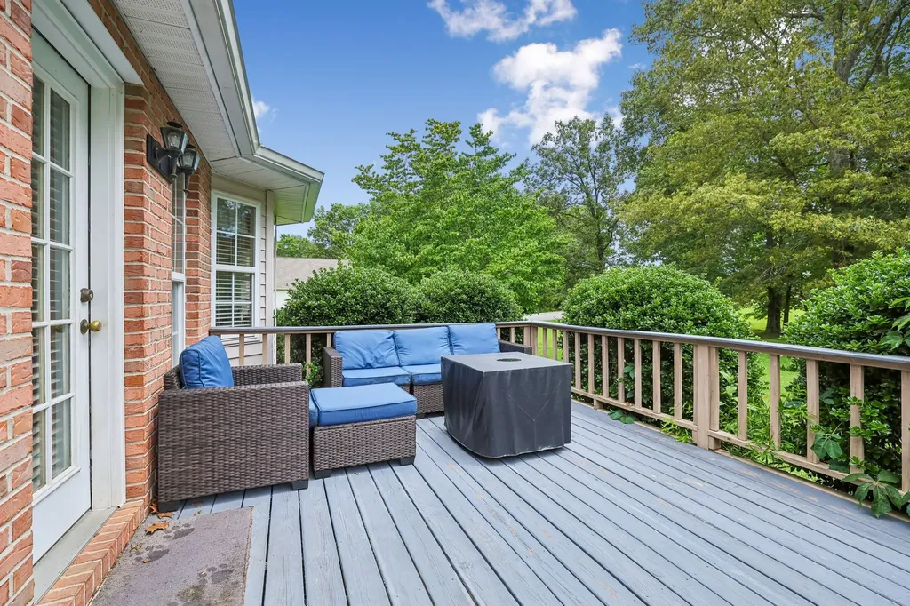 201 Jennings Circle Tullahoma TN 37388