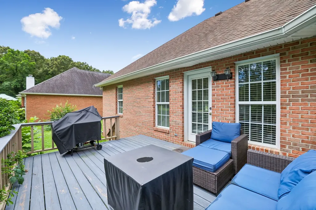 201 Jennings Circle Tullahoma TN 37388