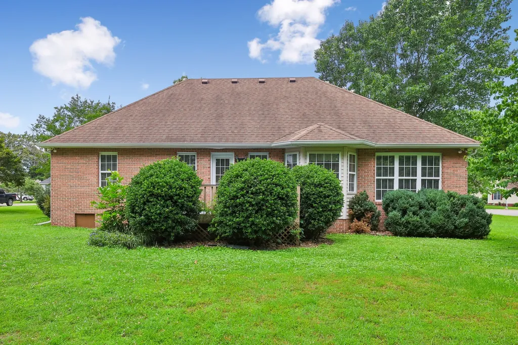 201 Jennings Circle Tullahoma TN 37388