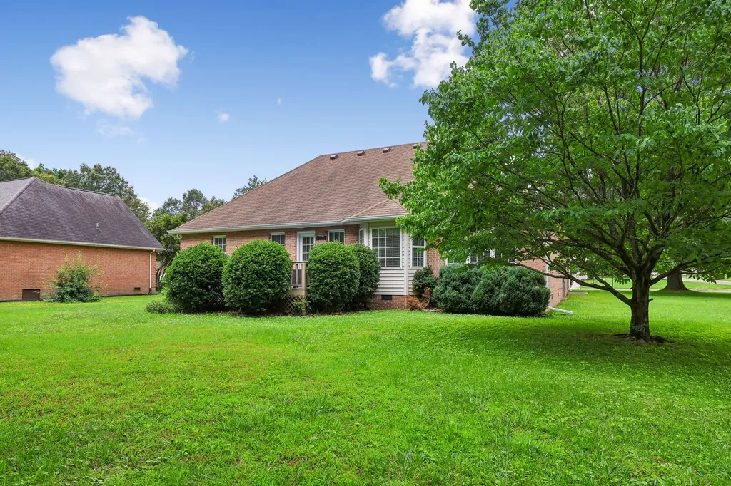 201 Jennings Circle Tullahoma TN 37388