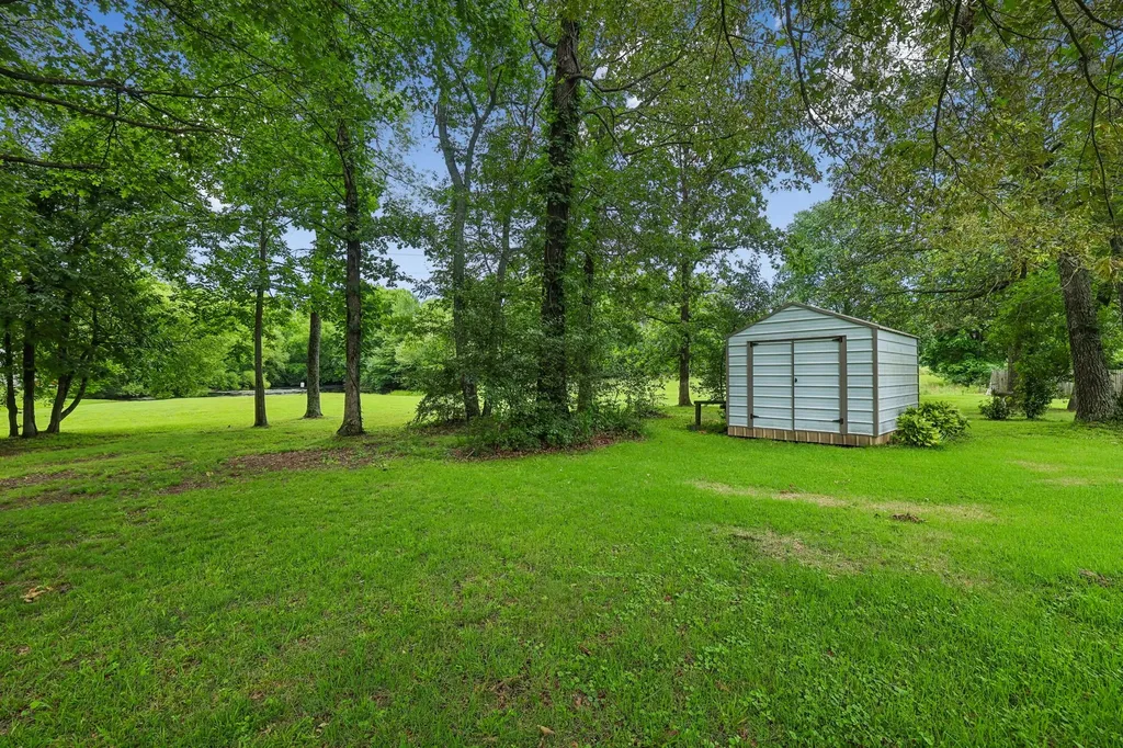 201 Jennings Circle Tullahoma TN 37388