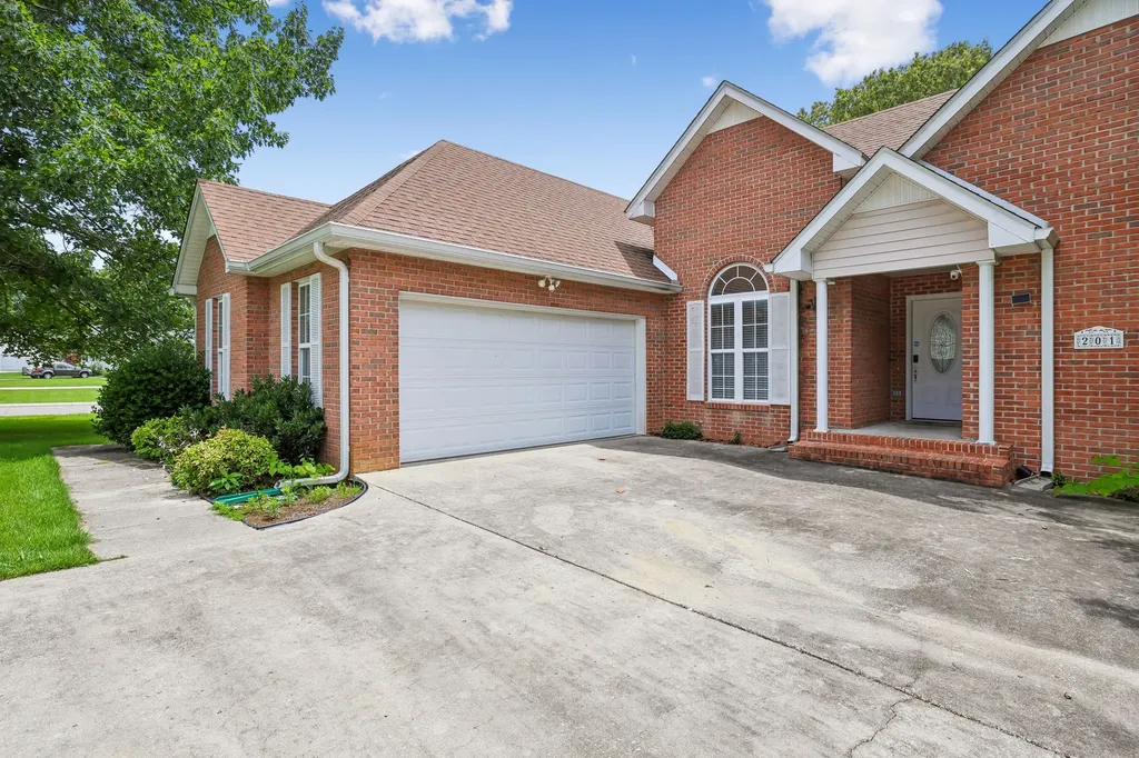 201 Jennings Circle Tullahoma TN 37388
