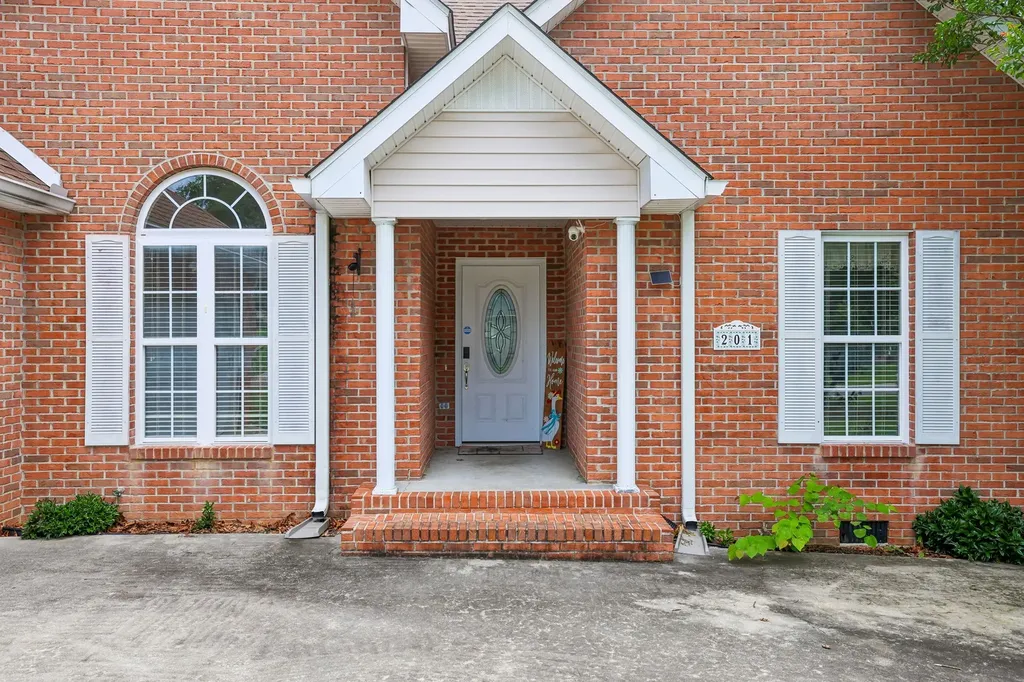 201 Jennings Circle Tullahoma TN 37388