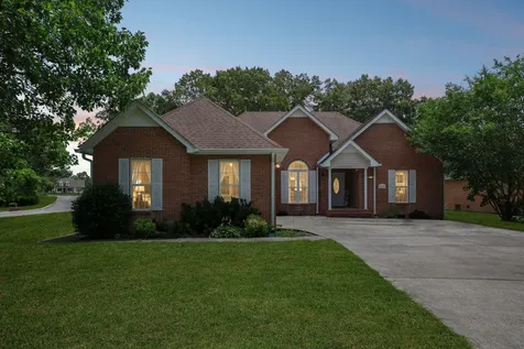 201 Jennings Circle Tullahoma TN 37388