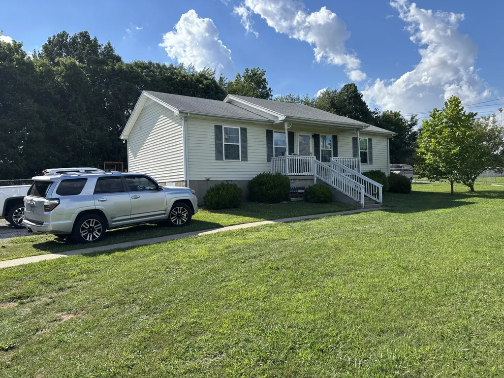 4421 Thomasville Road Chapmansboro TN 37035