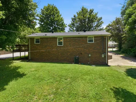 1151 Chestnut Drive Burns TN 37029