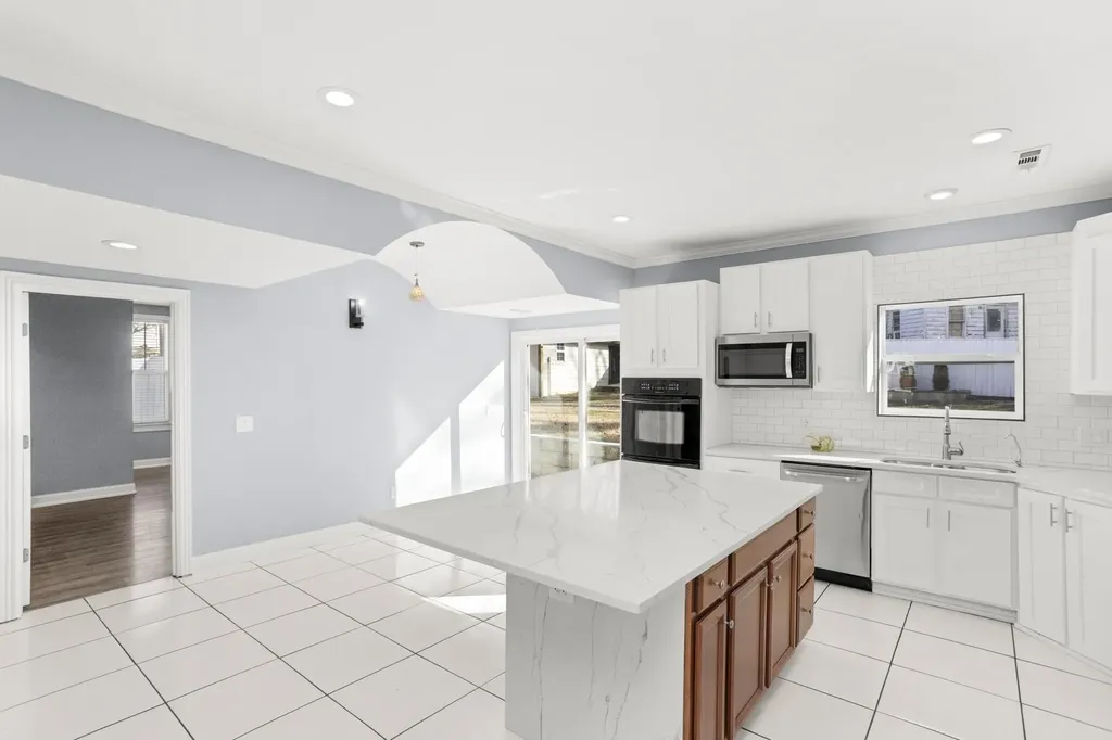 239 E Bledsoe Street Gallatin TN 37066