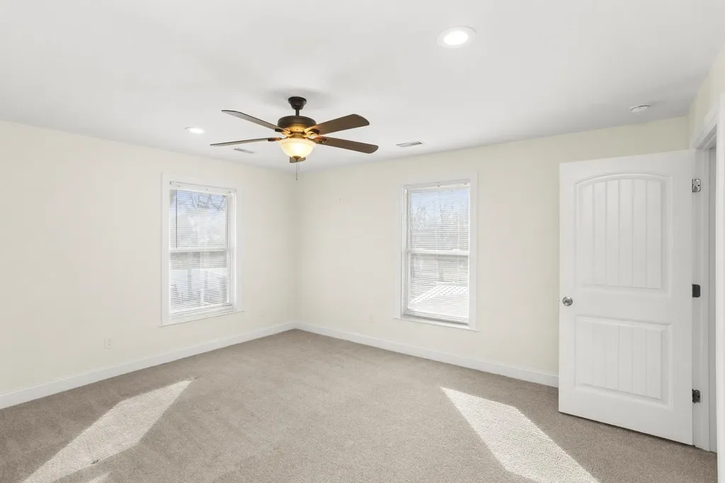 239 E Bledsoe Street Gallatin TN 37066