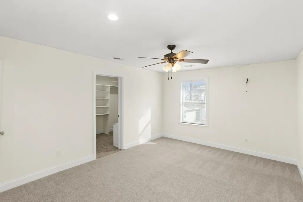 239 E Bledsoe Street Gallatin TN 37066