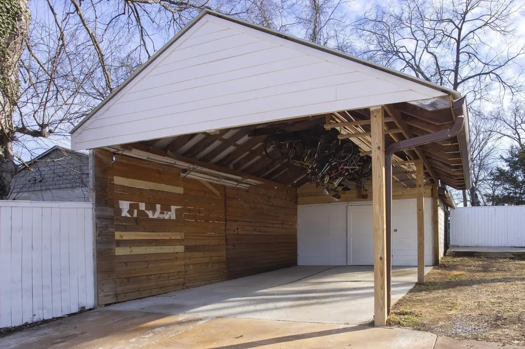 239 E Bledsoe Street Gallatin TN 37066