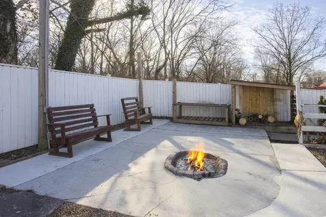 239 E Bledsoe Street Gallatin TN 37066