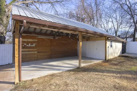 239 E Bledsoe Street Gallatin TN 37066