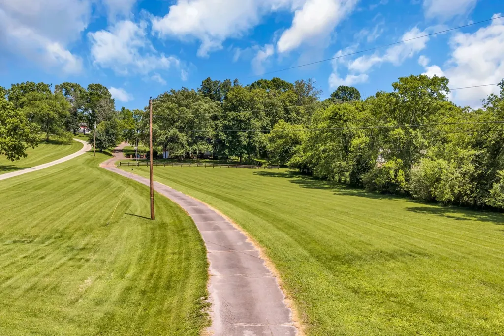 1204 Madison Creek Road Goodlettsville TN 37072