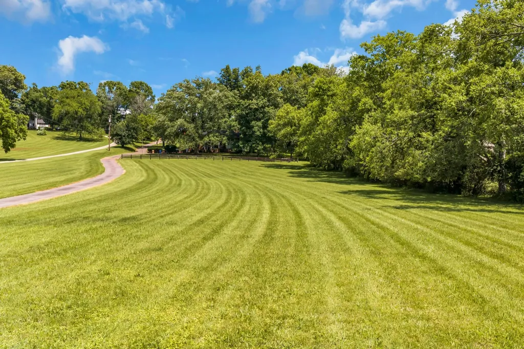 1204 Madison Creek Road Goodlettsville TN 37072
