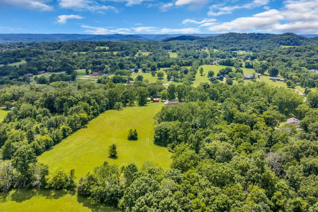 1204 Madison Creek Road Goodlettsville TN 37072