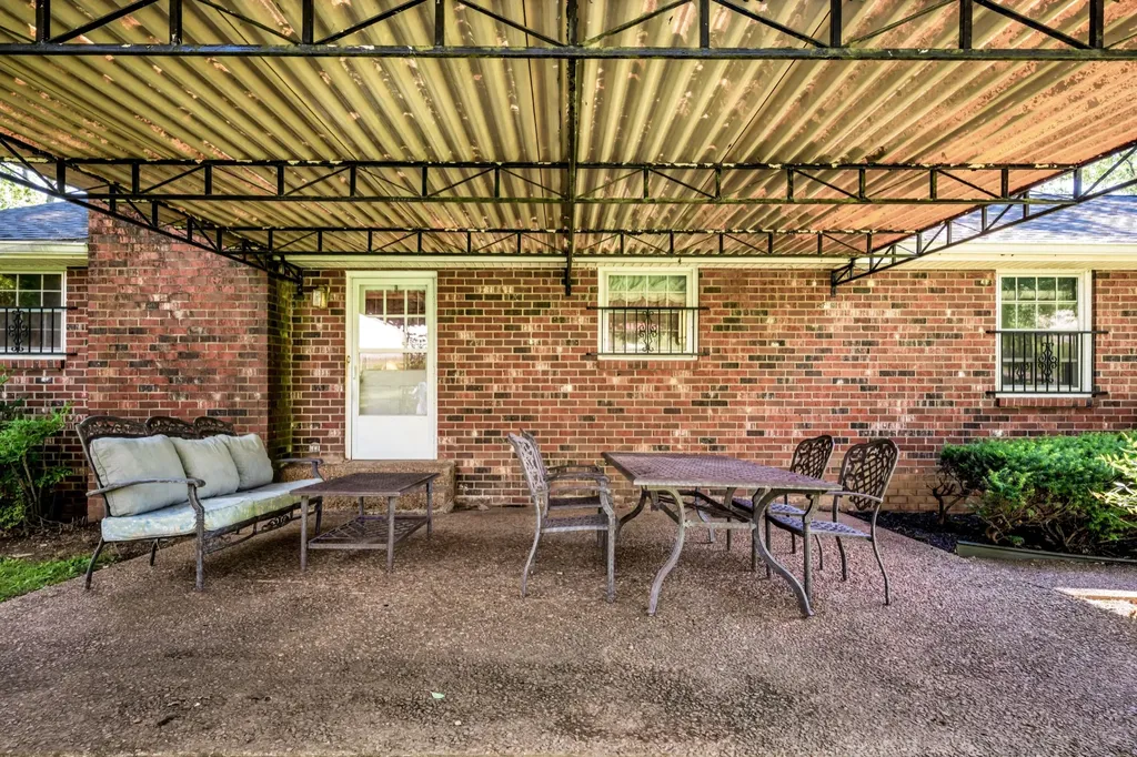 1204 Madison Creek Road Goodlettsville TN 37072