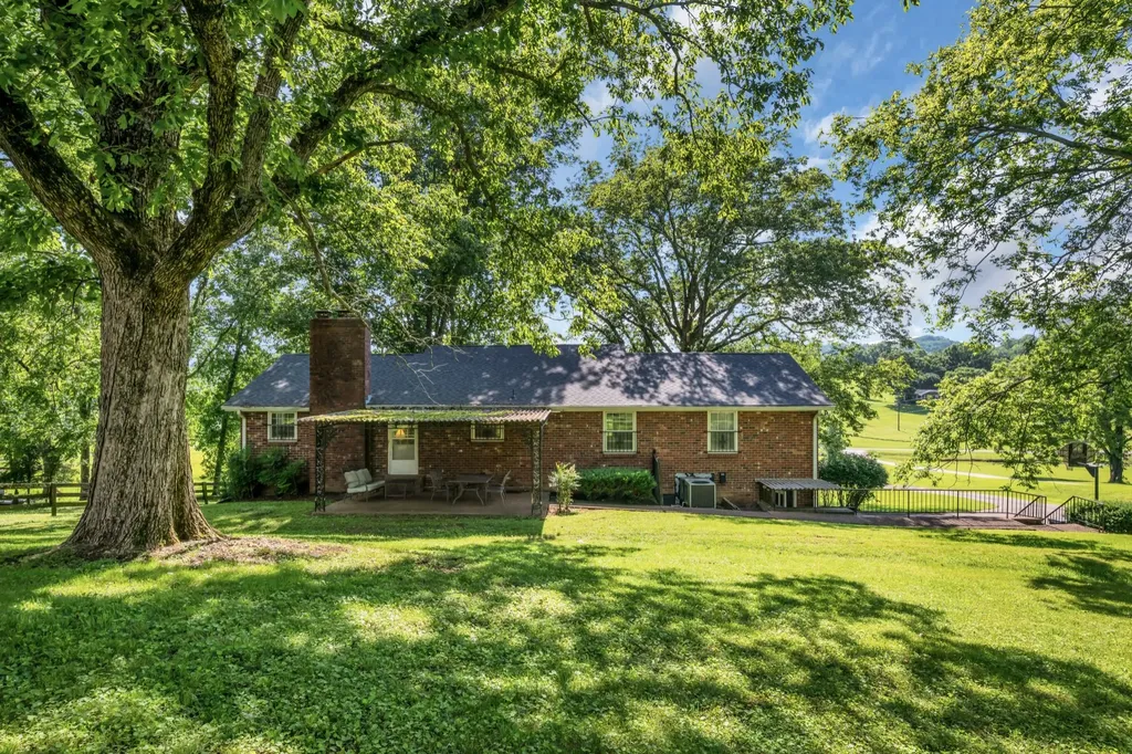1204 Madison Creek Road Goodlettsville TN 37072
