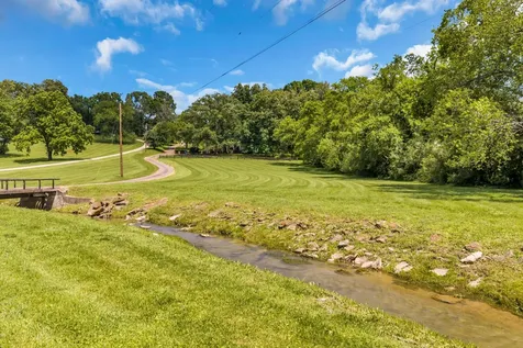 1204 Madison Creek Road Goodlettsville TN 37072