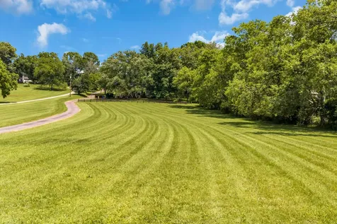 1204 Madison Creek Road Goodlettsville TN 37072