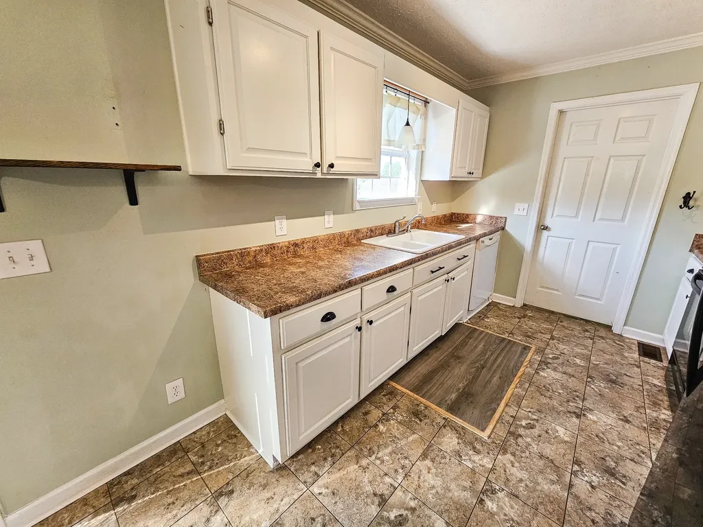 105 Twin Oaks Drive Bell Buckle TN 37020