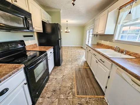 105 Twin Oaks Drive Bell Buckle TN 37020