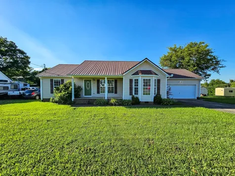 105 Twin Oaks Drive Bell Buckle TN 37020