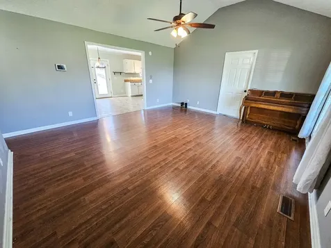 105 Twin Oaks Drive Bell Buckle TN 37020