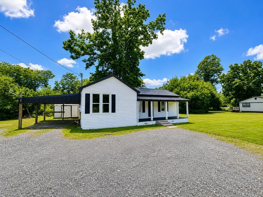 113 Depot Street Summertown TN 38483