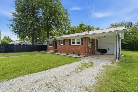 226 N Pine Street Hohenwald TN 38462